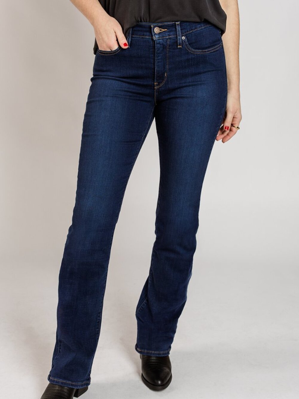 LEVI'S 315 Shaping Bootcut Jeans